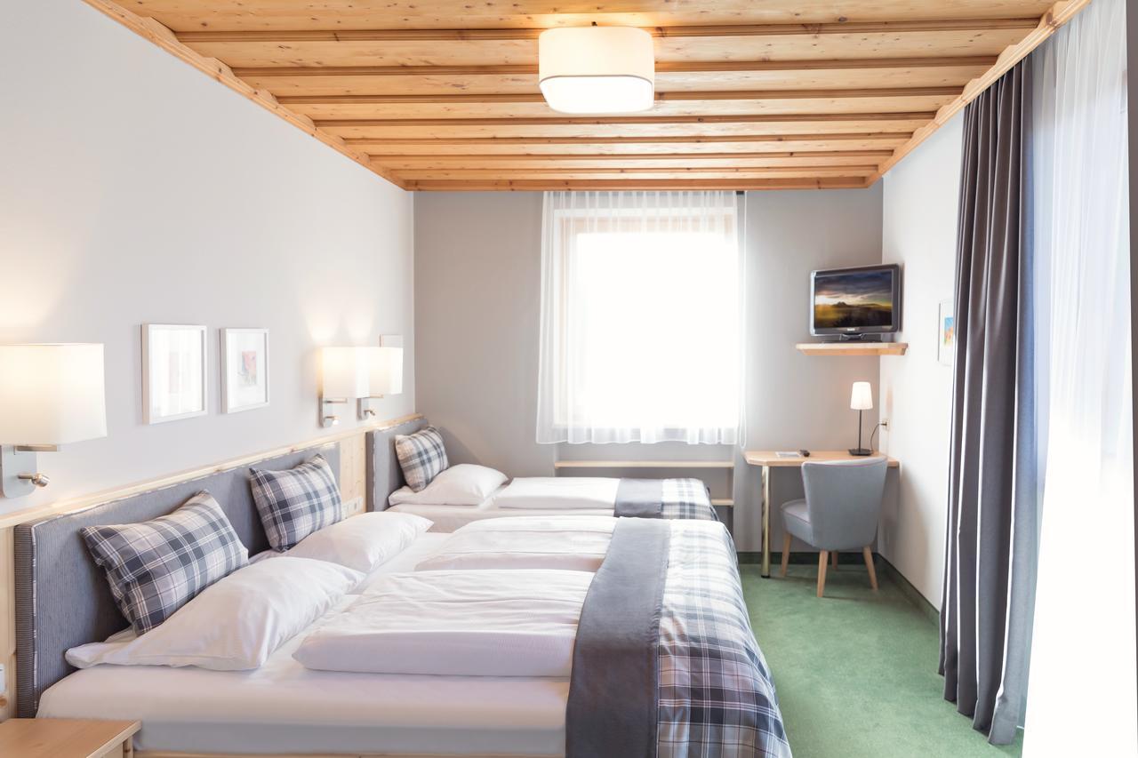 Hotel Gasthof Zum Kirchenwirt Puch bei Hallein Esterno foto