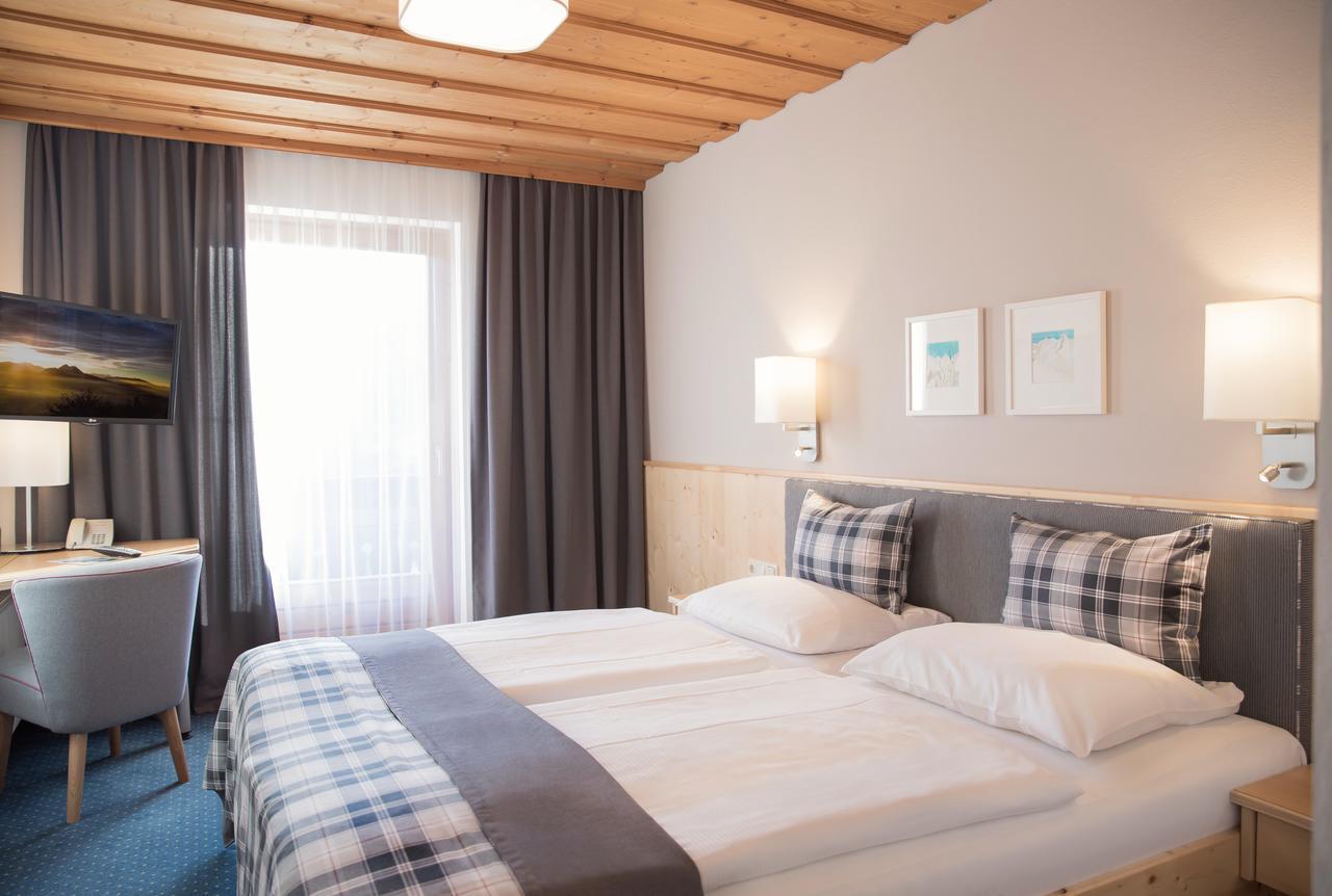 Hotel Gasthof Zum Kirchenwirt Puch bei Hallein Esterno foto
