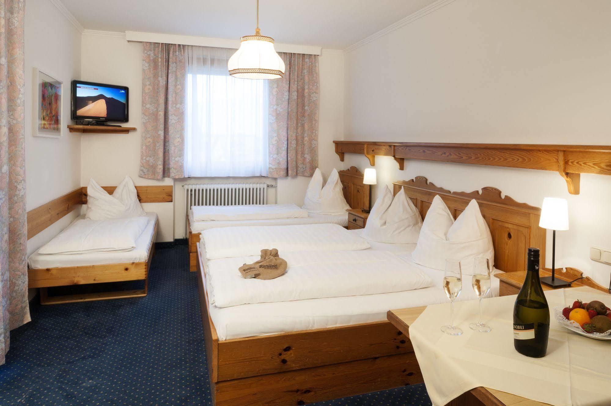 Hotel Gasthof Zum Kirchenwirt Puch bei Hallein Esterno foto